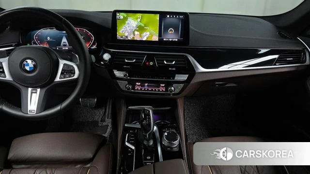 BMW 5 Series (G30) 2023 Белый из Кореи, фото 5