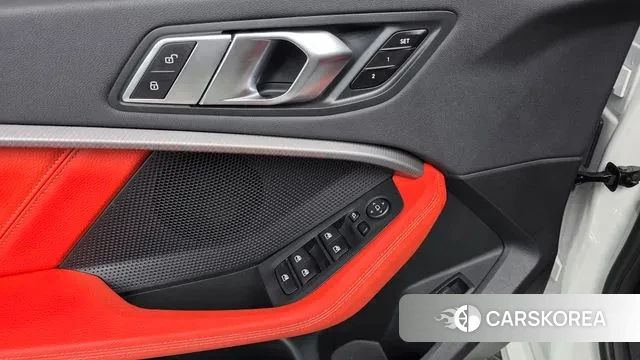 BMW 1 Series (F40) 2022 Белый из Кореи, фото 5