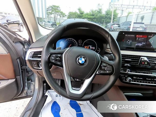 BMW 5 Series (G30) 2019 Светло-серебряный цвет из Кореи, фото 5
