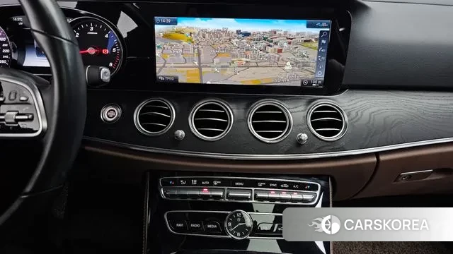 Mercedes-Benz E-Class W213 2020 Белый из Кореи, фото 5