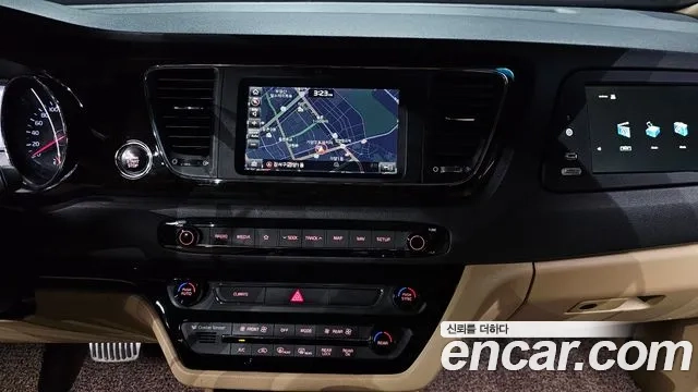 Kia The New Carnival 2018 Черный из Кореи, фото 5