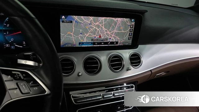 Mercedes-Benz E-Class W213 2021 Белый из Кореи, фото 5