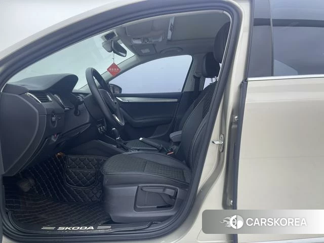 Skoda Octavia 2018 Шампань из Китая, фото 5