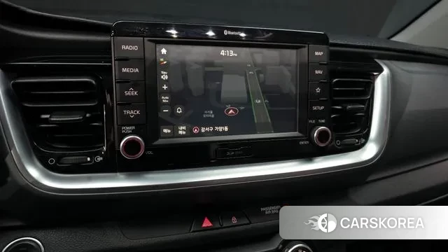 Kia Stonic 2018 Белый из Кореи, фото 5