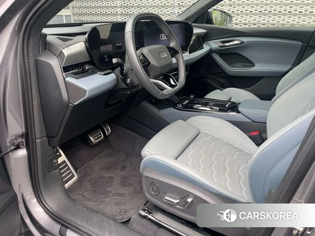 Audi Q6L e-tron 2026 Серебристо-серый из Китая, фото 5