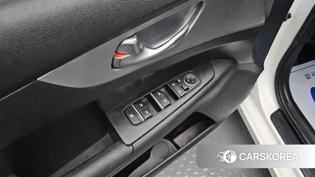 Kia The New K3 2nd generation 2021 Белый из Кореи, фото 5