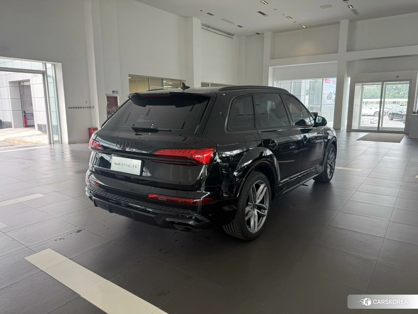 Audi Q7 2024 Черный из Китая, фото 5