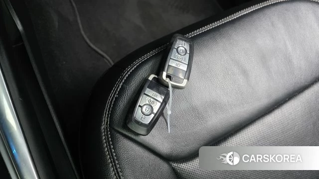 Ford Explorer 6th Generation 2020 Белый из Кореи, фото 5