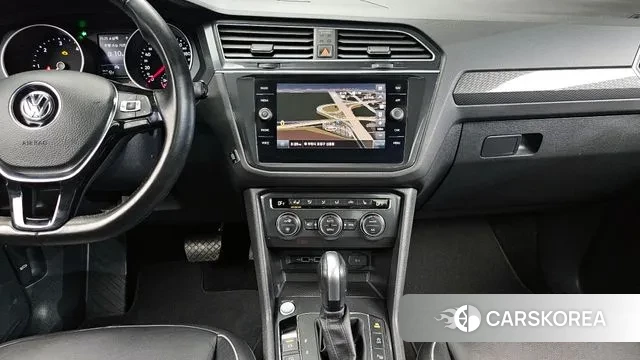 Volkswagen Tiguan second Generation 2020 Серебристо-серый из Кореи, фото 5