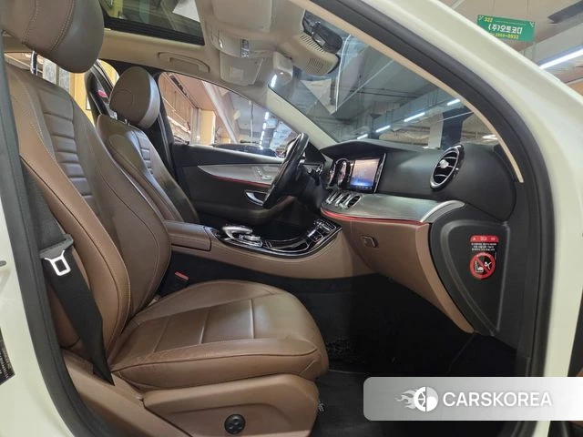 Mercedes-Benz E-Class W213 2019 Белый из Кореи, фото 5
