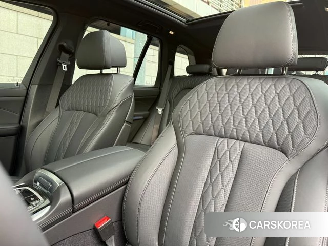 BMW X5 (G05) 2025 Черный из Кореи, фото 5