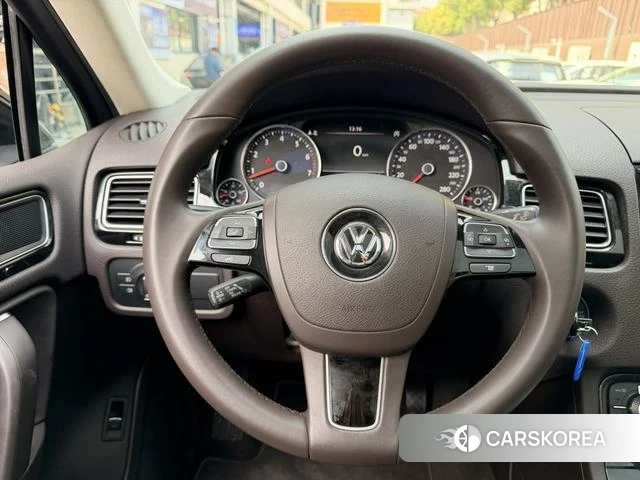 Volkswagen Touareg 2018 Черный из Китая, фото 5