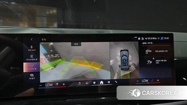 BMW X7 (G07) 2024 Светло-серебряный цвет из Кореи, фото 5