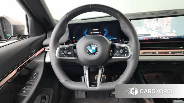 BMW 5 Series (G60) 2025 Коричневый из Кореи, фото 5
