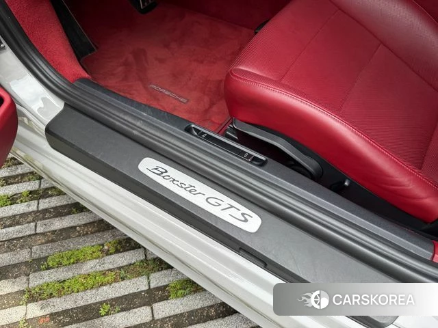 Porsche 718 Boxster 2021 Серебристо-серый из Кореи, фото 5