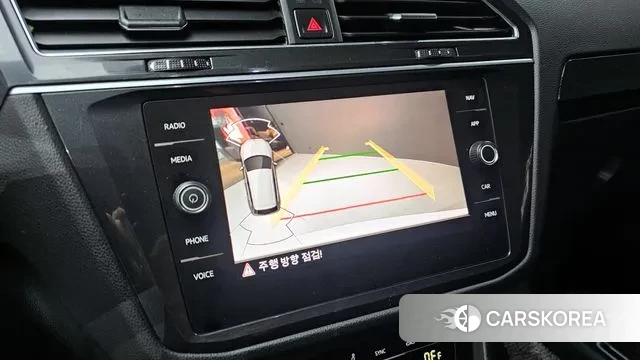 Volkswagen Tiguan second Generation 2022 Белый из Кореи, фото 5