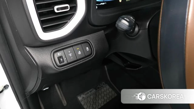 Hyundai Venue 2024 Белый из Кореи, фото 5
