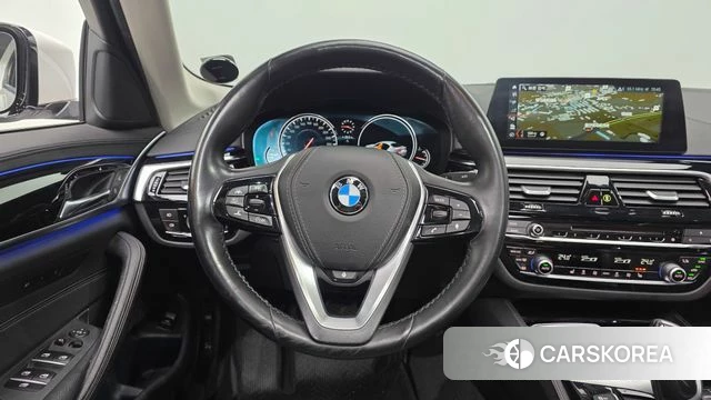 BMW 5 Series (G30) 2018 Белый из Кореи, фото 5