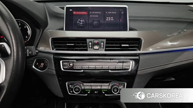 BMW X1 (F48) 2021 Серебристо-серый из Кореи, фото 5