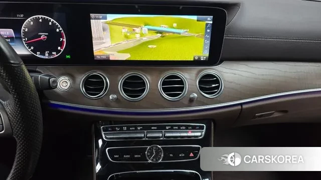 Mercedes-Benz E-Class W213 2018 Белый из Кореи, фото 5