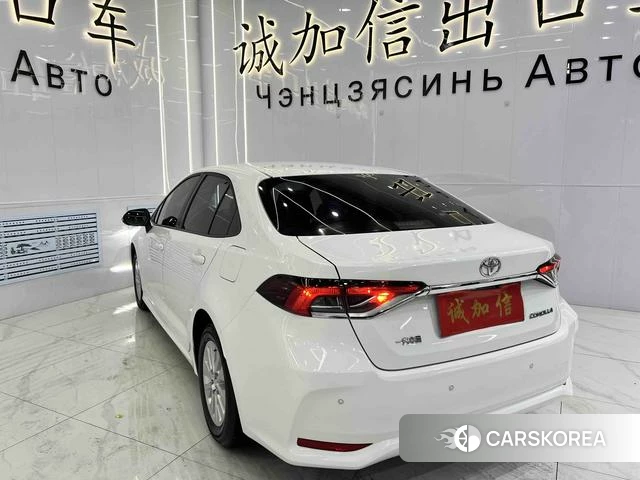 Toyota Corolla 2022 Белый из Китая, фото 5