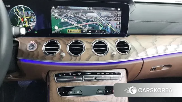 Mercedes-Benz E-Class W213 2023 Белый из Кореи, фото 5