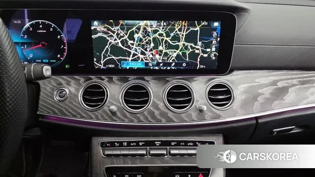 Mercedes-Benz E-Class W213 2022 Белый из Кореи, фото 5