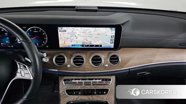 Mercedes-Benz E-Class W213 2022 Белый из Кореи, фото 5