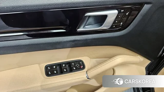 Porsche Cayenne (PO536) 2019 Черный из Кореи, фото 5