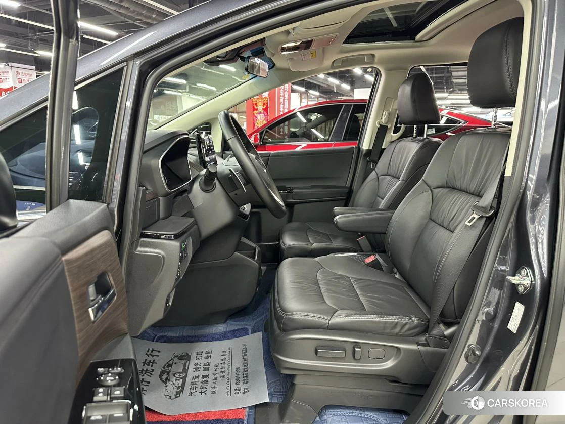 Honda Odyssey 2021 Темно-серый из Китая, фото 5