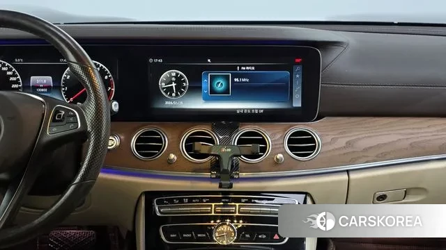 Mercedes-Benz E-Class W213 2018 Серый из Кореи, фото 5