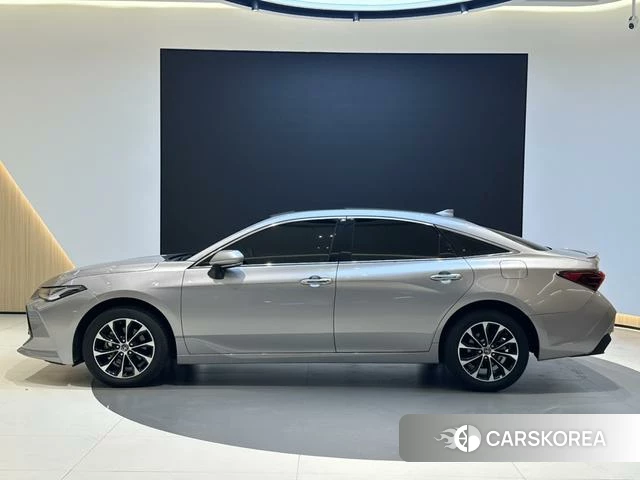 Toyota Asian dragon 2023 Серебристо-серый из Китая, фото 5