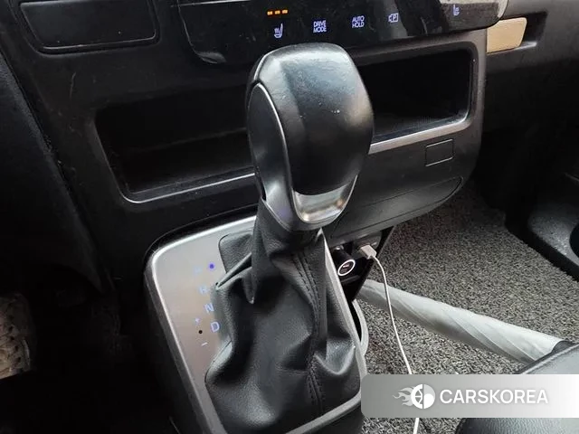 Hyundai Staria 2022 Черный из Кореи, фото 5