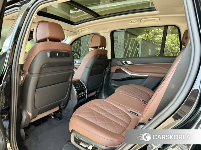 BMW X7 2023 Черный из Китая, фото 5