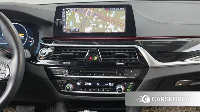 BMW 5 Series (G30) 2019 Белый из Кореи, фото 5