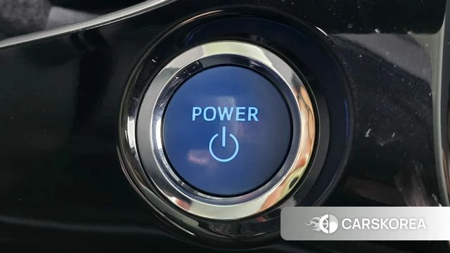Toyota Prius 4th Generation 2021 Белый из Кореи, фото 5