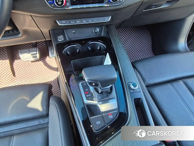 Audi A4 (B9) 2023 Черный двухцветный из Кореи, фото 5