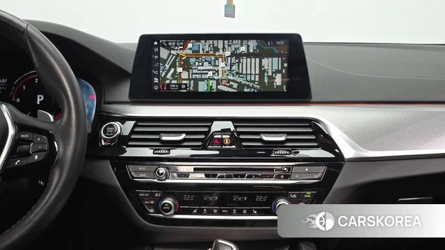 BMW 5 Series (G30) 2018 Белый из Кореи, фото 5