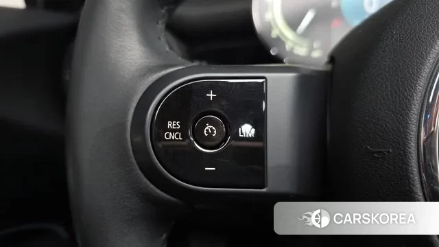 Mini Cooper Convertible 2021 Жемчужный цвет из Кореи, фото 5