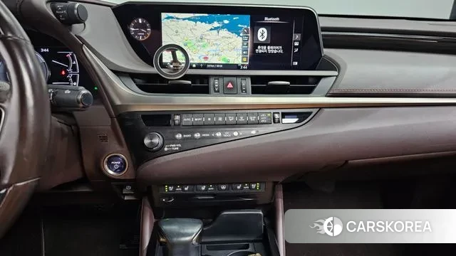 Lexus ES300h 7th generation 2020 Серебристо-серый из Кореи, фото 5