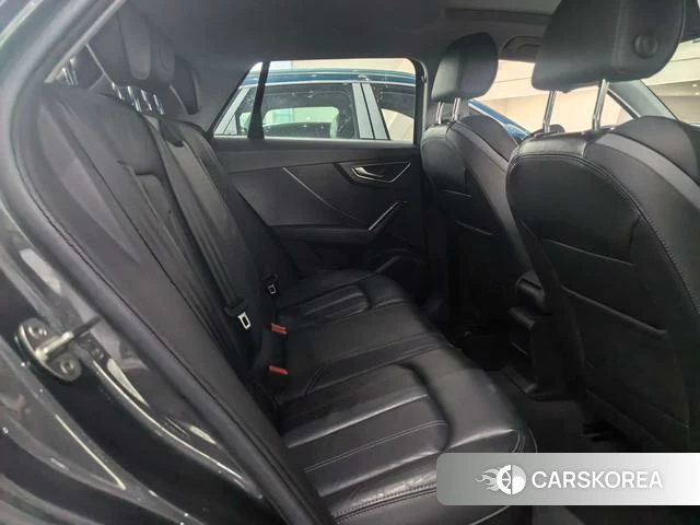 Audi Q2L 2022 Темно-серый из Китая, фото 5