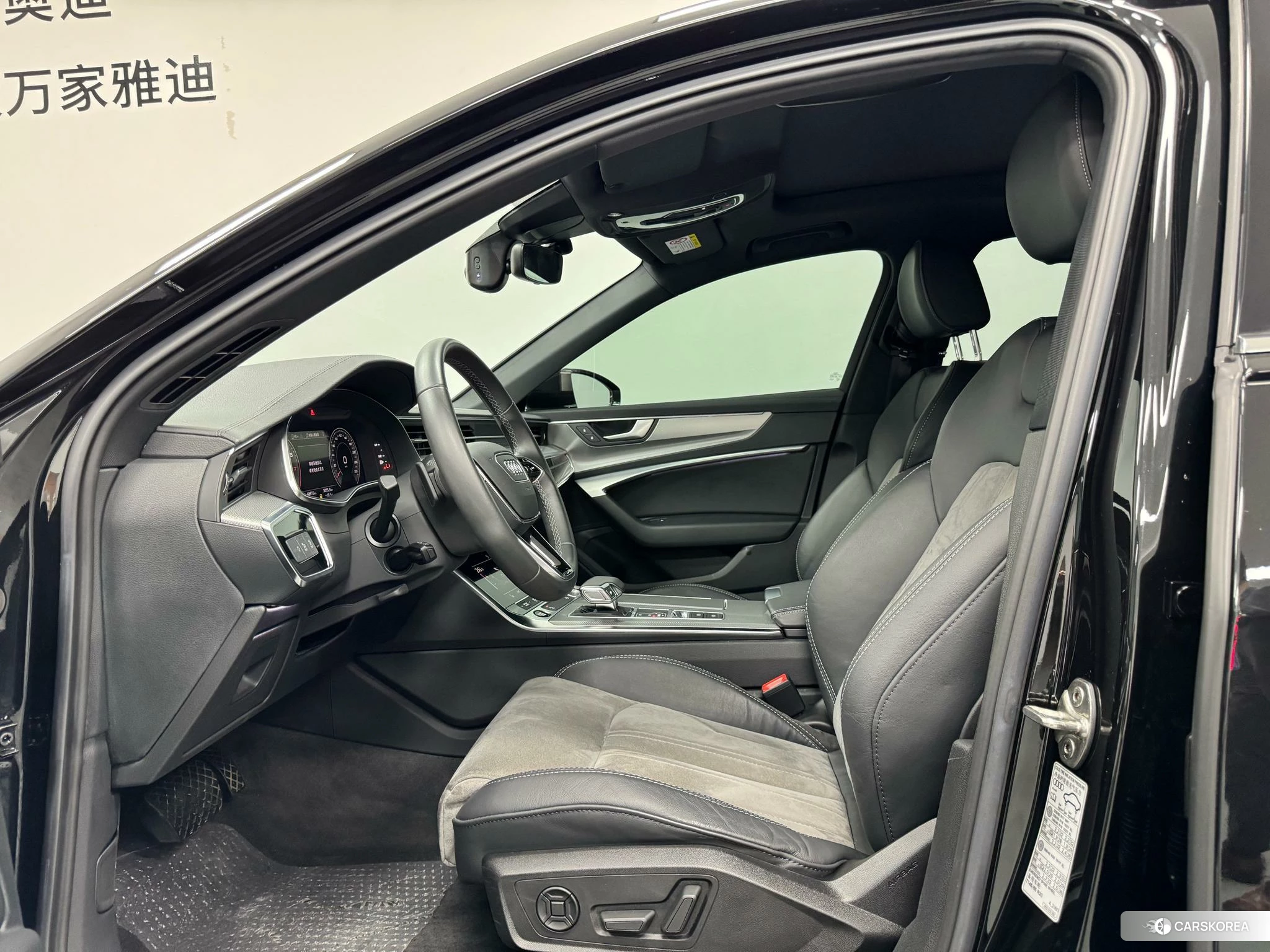 Audi A6L id 4420756 из Китая 5