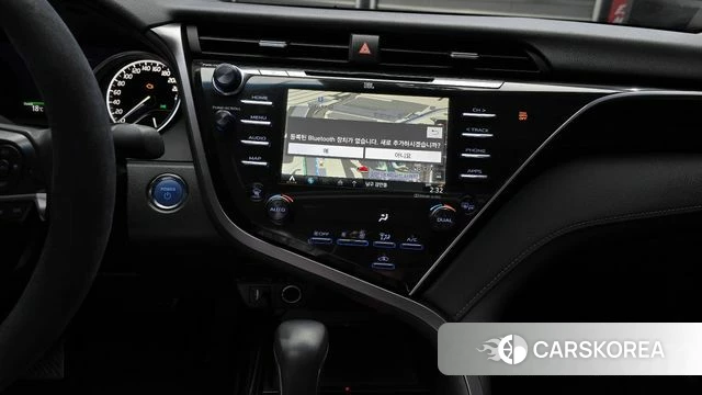 Toyota Camry (XV70) 2018 Белый из Кореи, фото 5