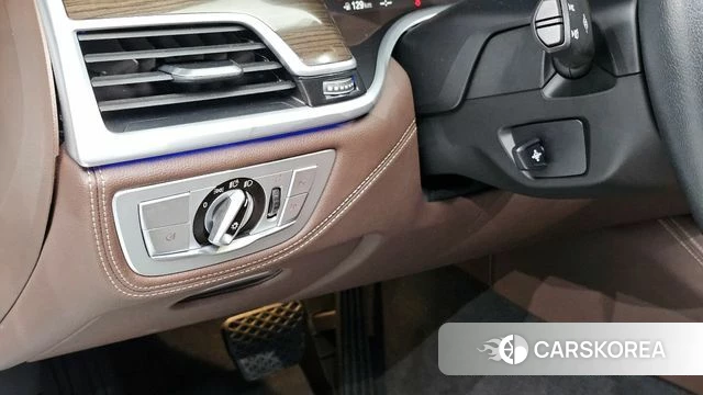 BMW 7 Series (G11) 2022 Белый из Кореи, фото 5