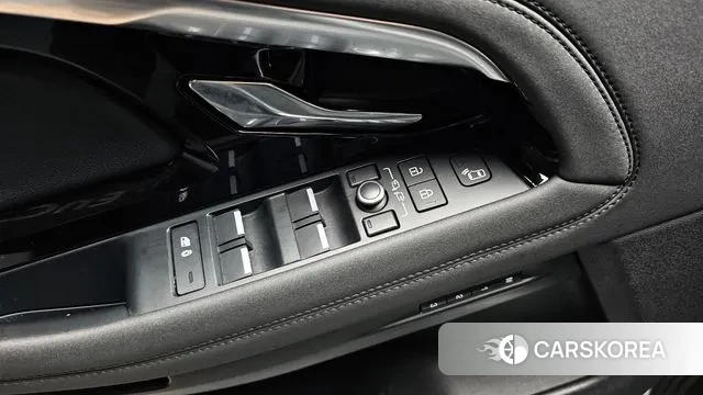 Land Rover Range Rover Evoque 2nd Generation 2022 Белый из Кореи, фото 5