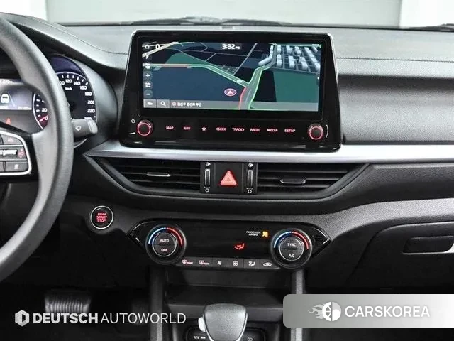 Kia The New K3 2nd generation 2022 Белый из Кореи, фото 5