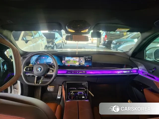 BMW 7 Series (G70) 2025 Белый из Кореи, фото 5