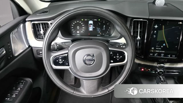 Volvo XC60 second Generation 2019 Светло-серебряный цвет из Кореи, фото 5