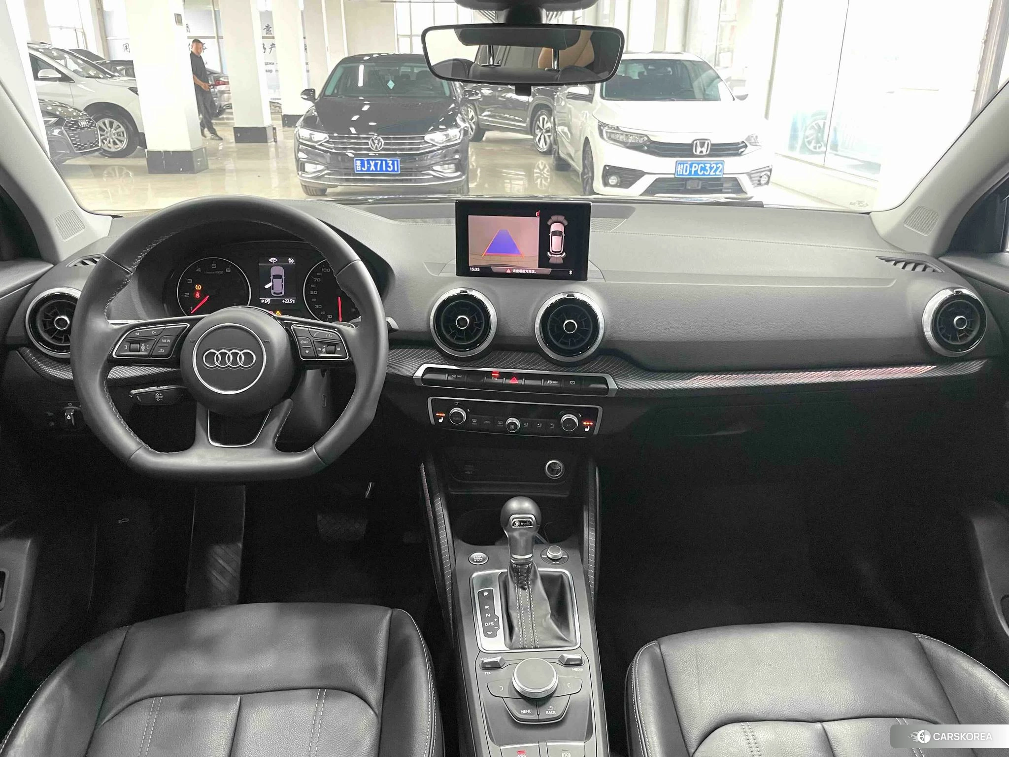 Audi Q2L 2021 Темно-серый из Китая, фото 5