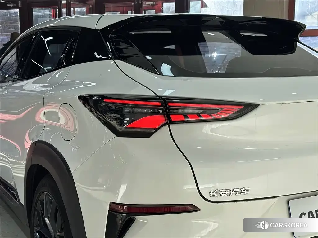 Chang'an UNI-T 2023 Белый из Китая, фото 5